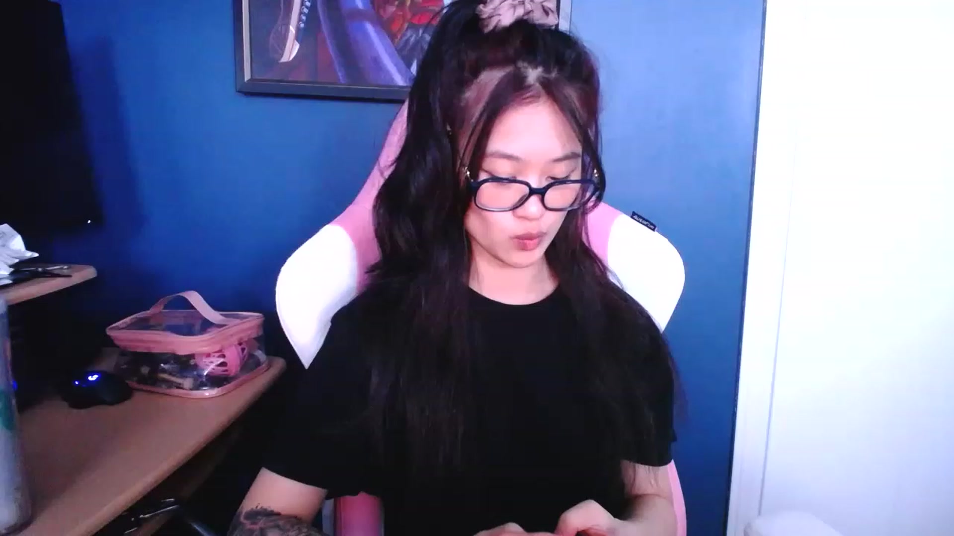 Gallery image thumbnail from nemukkonyago's myfreecams stream on, 12/19/2022, 18:44 image 10 of 20