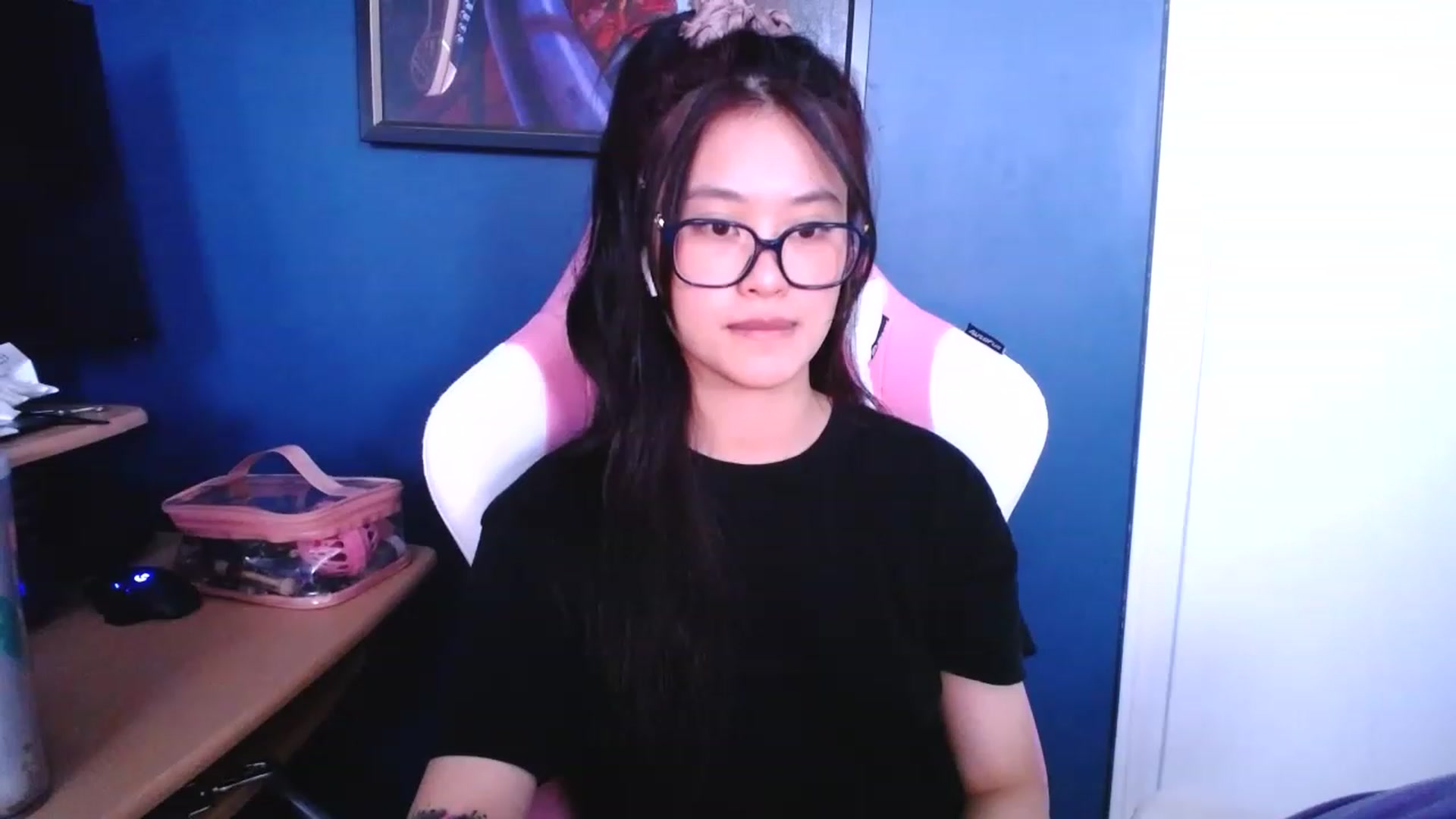 Gallery image thumbnail from nemukkonyago's myfreecams stream on, 12/19/2022, 18:44 image 13 of 20