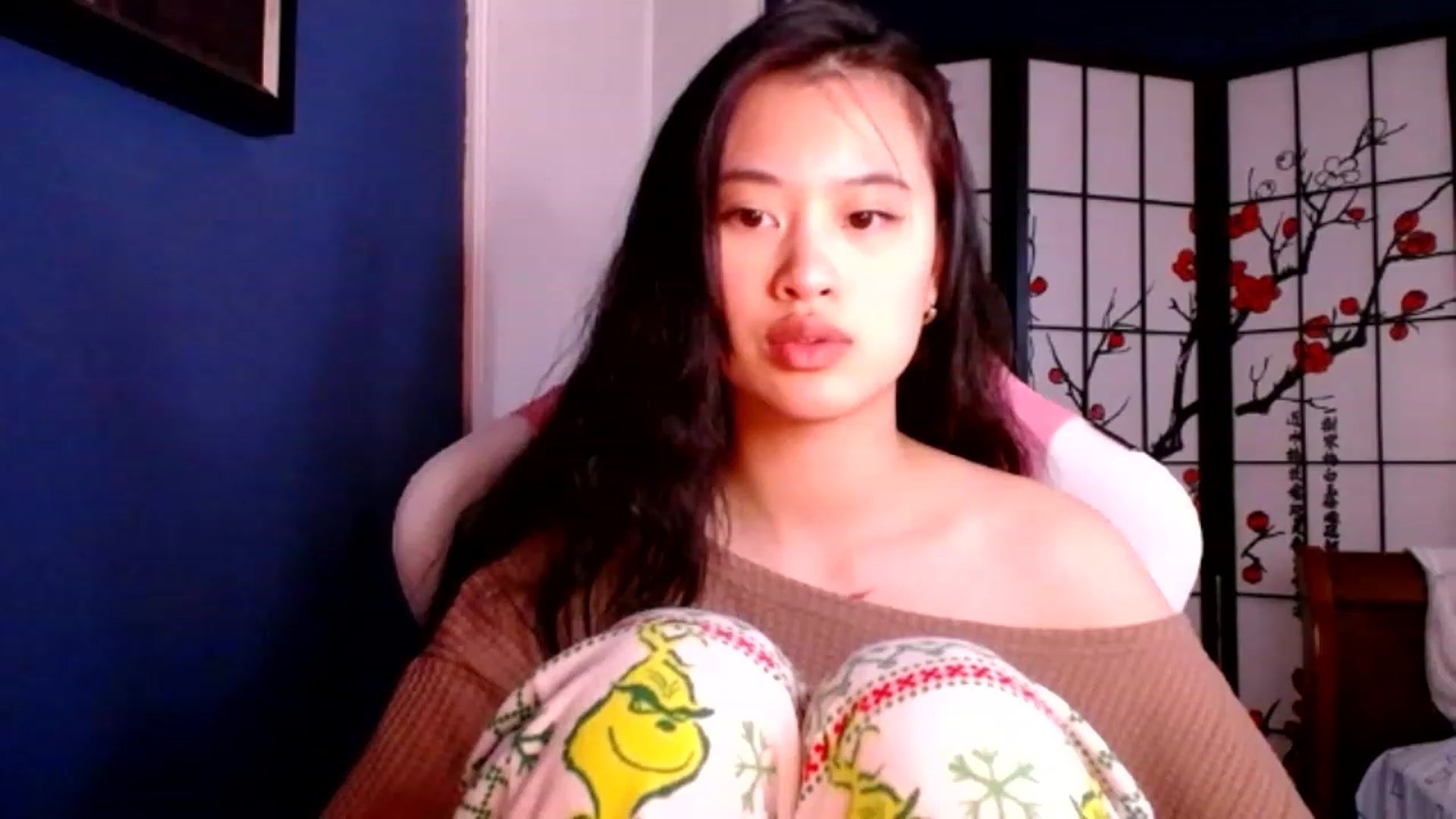 Gallery image thumbnail from nemukkonyago's myfreecams stream on, 01/04/2023, 19:50 image 19 of 20
