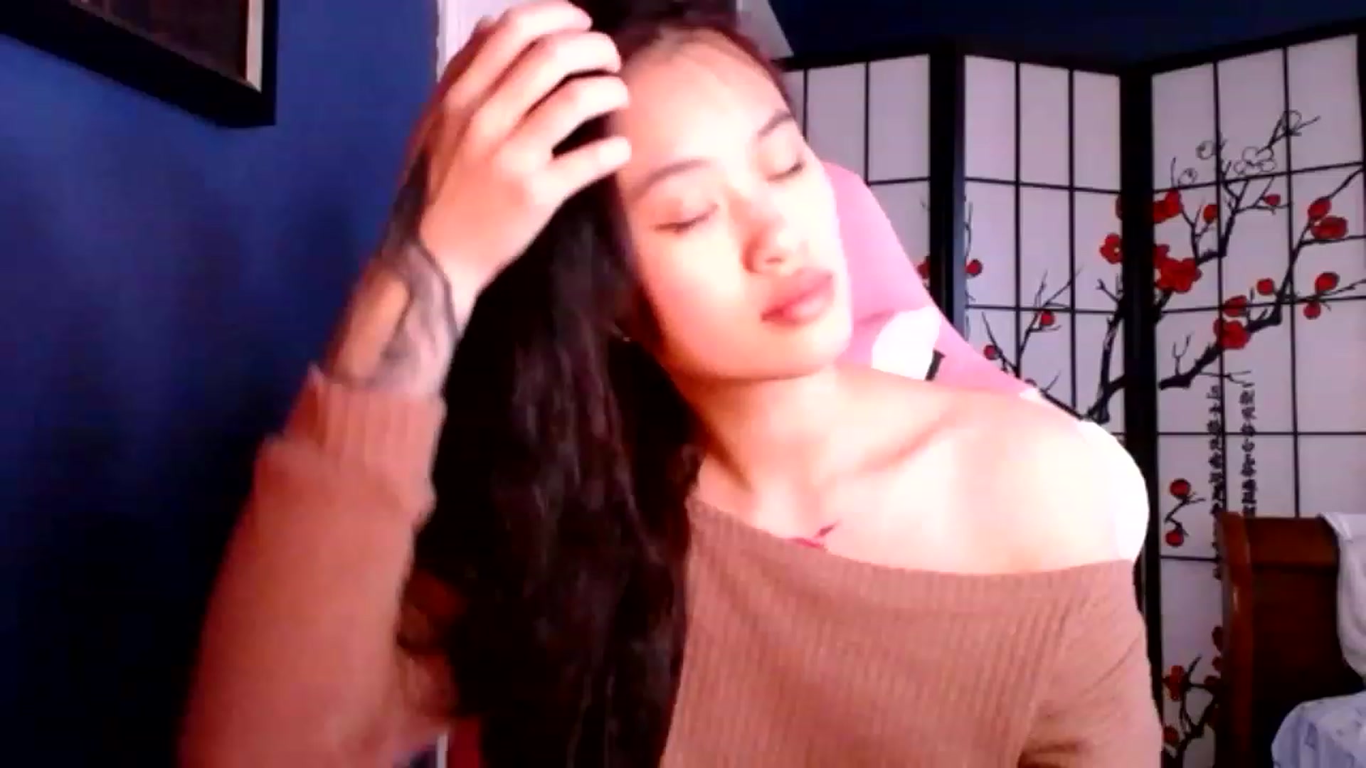Gallery image thumbnail from nemukkonyago's myfreecams stream on, 01/04/2023, 19:50 image 18 of 20