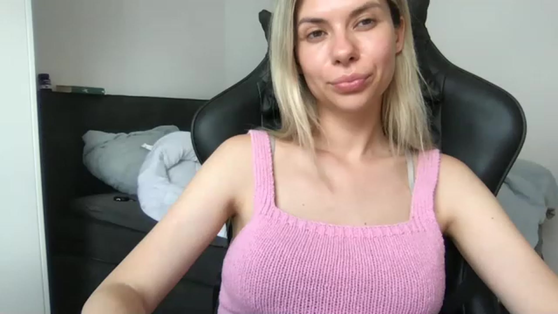Gallery image thumbnail from neverinmylife's myfreecams stream on, 07/03/2023, 17:54 image 11 of 20