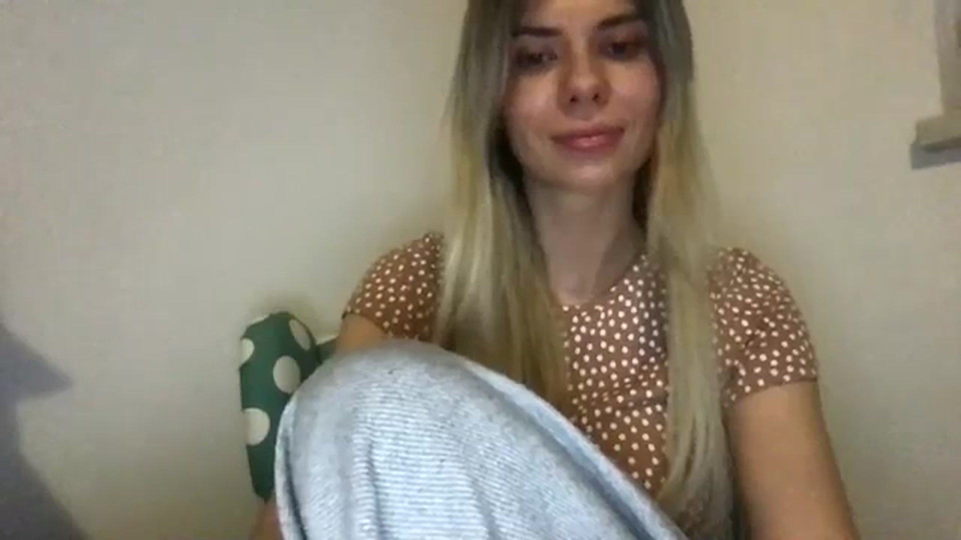 Gallery image thumbnail from neverinmylife's myfreecams stream on, 12/10/2023, 15:41 image 5 of 20