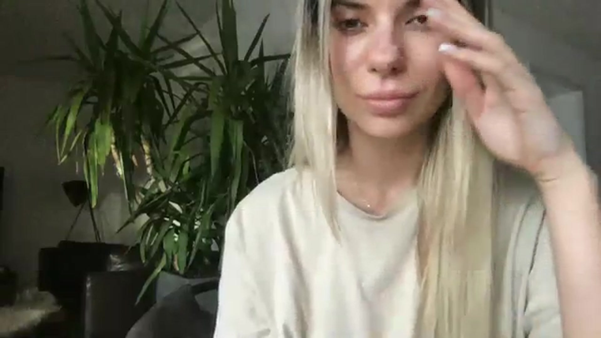 Gallery image thumbnail from neverinmylife's myfreecams stream on, 12/11/2023, 14:44 image 6 of 20