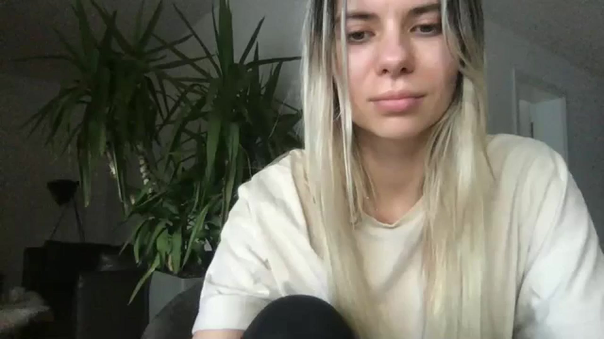 Gallery image thumbnail from neverinmylife's myfreecams stream on, 12/11/2023, 14:44 image 13 of 20
