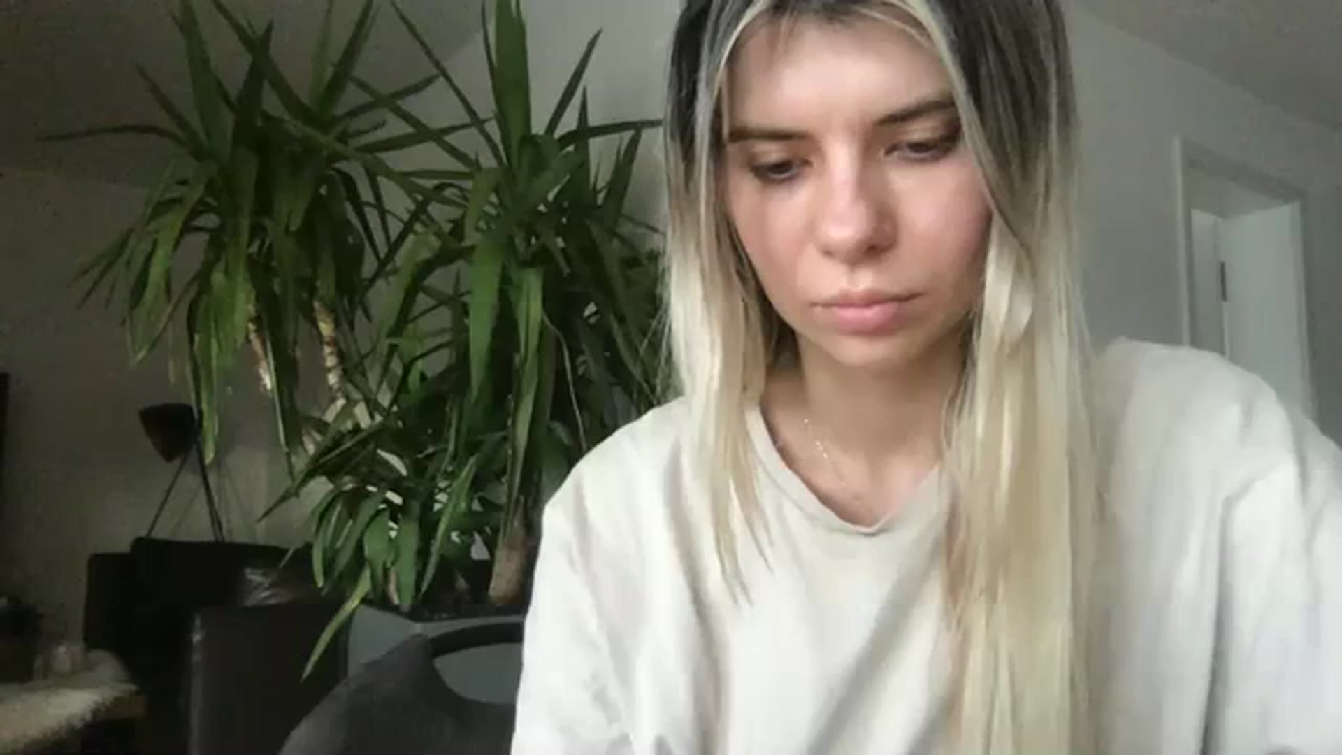 Gallery image thumbnail from neverinmylife's myfreecams stream on, 12/11/2023, 14:44 image 5 of 20