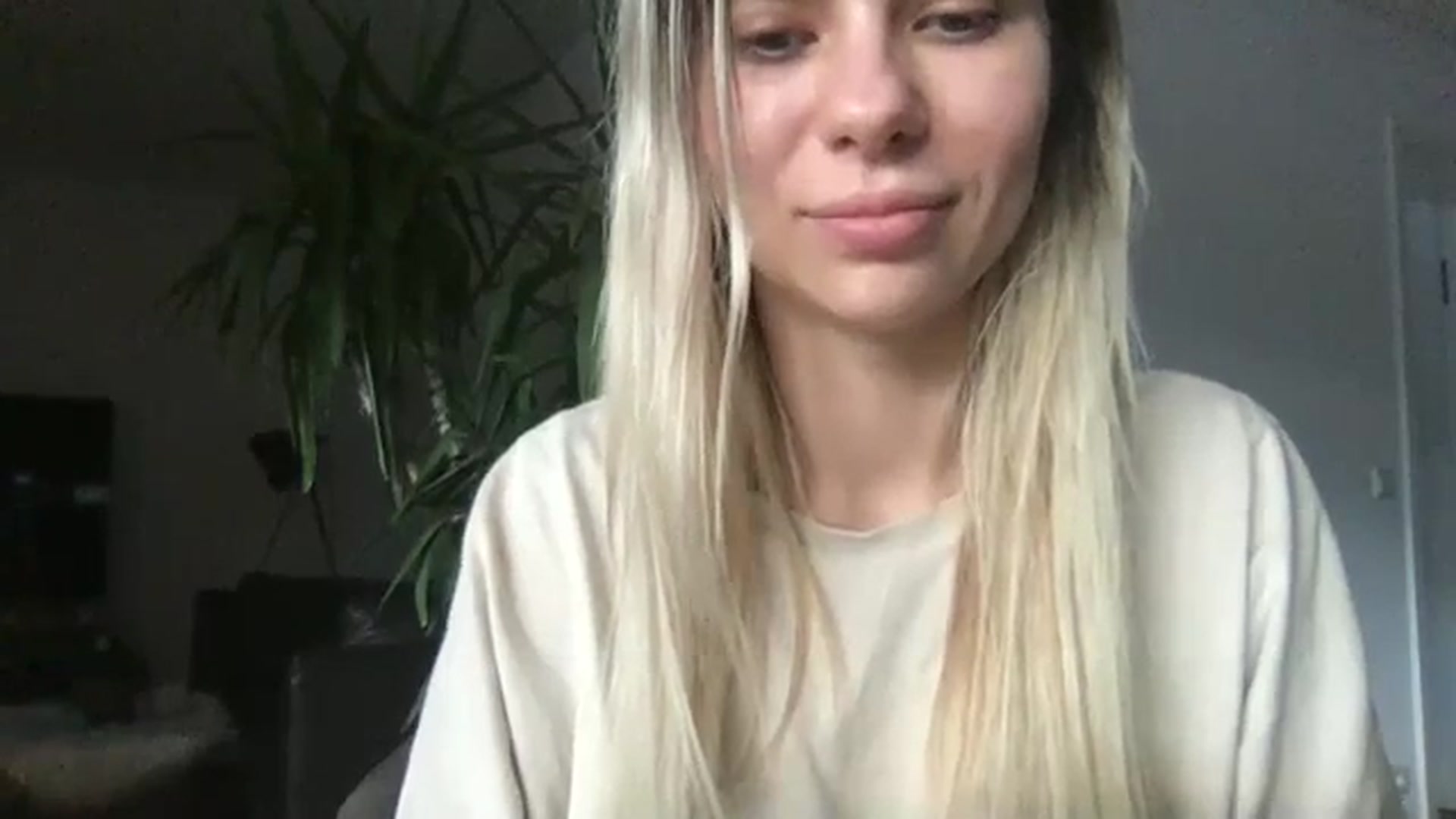 Gallery image thumbnail from neverinmylife's myfreecams stream on, 12/11/2023, 14:44 image 19 of 20