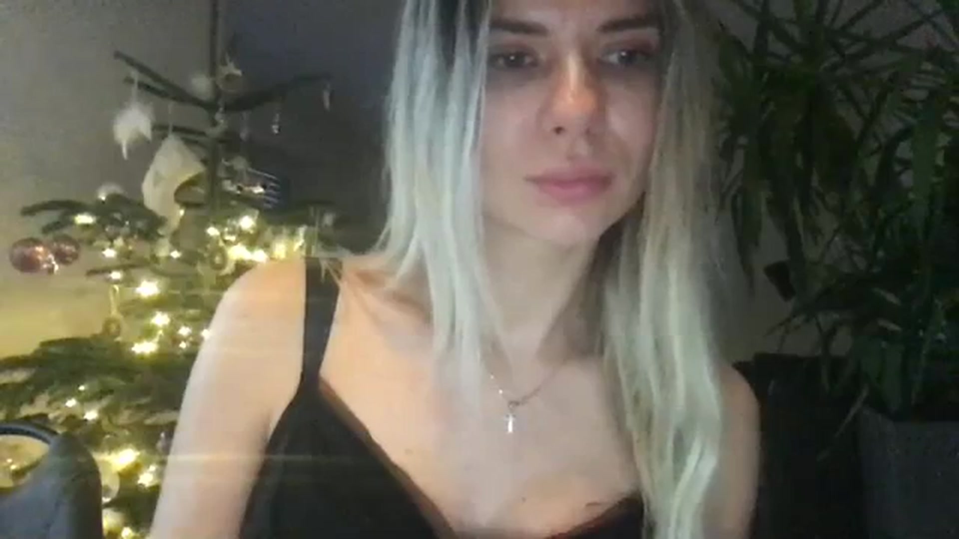 Gallery image thumbnail from neverinmylife's myfreecams stream on, 12/17/2023, 15:49 image 14 of 20