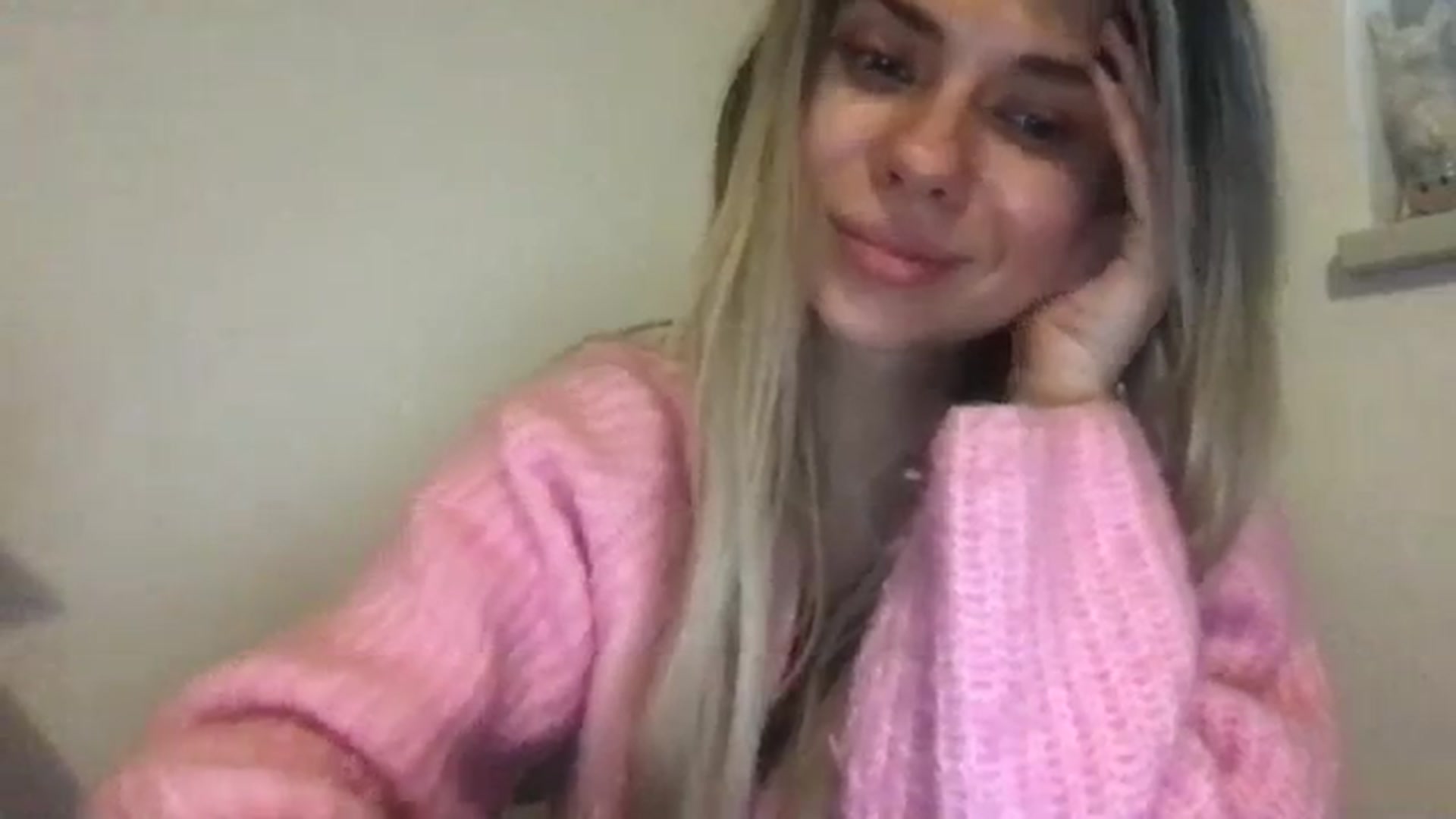 Gallery image thumbnail from neverinmylife's myfreecams stream on, 12/19/2023, 14:45 image 7 of 20