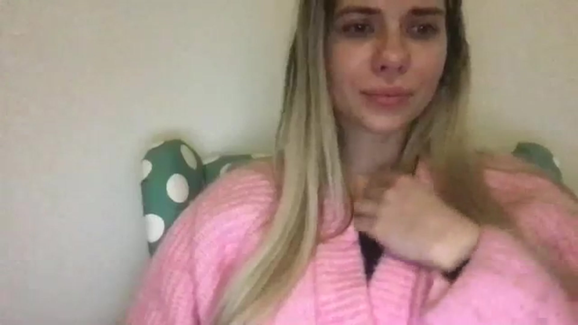 Gallery image thumbnail from neverinmylife's myfreecams stream on, 12/19/2023, 14:45 image 19 of 20