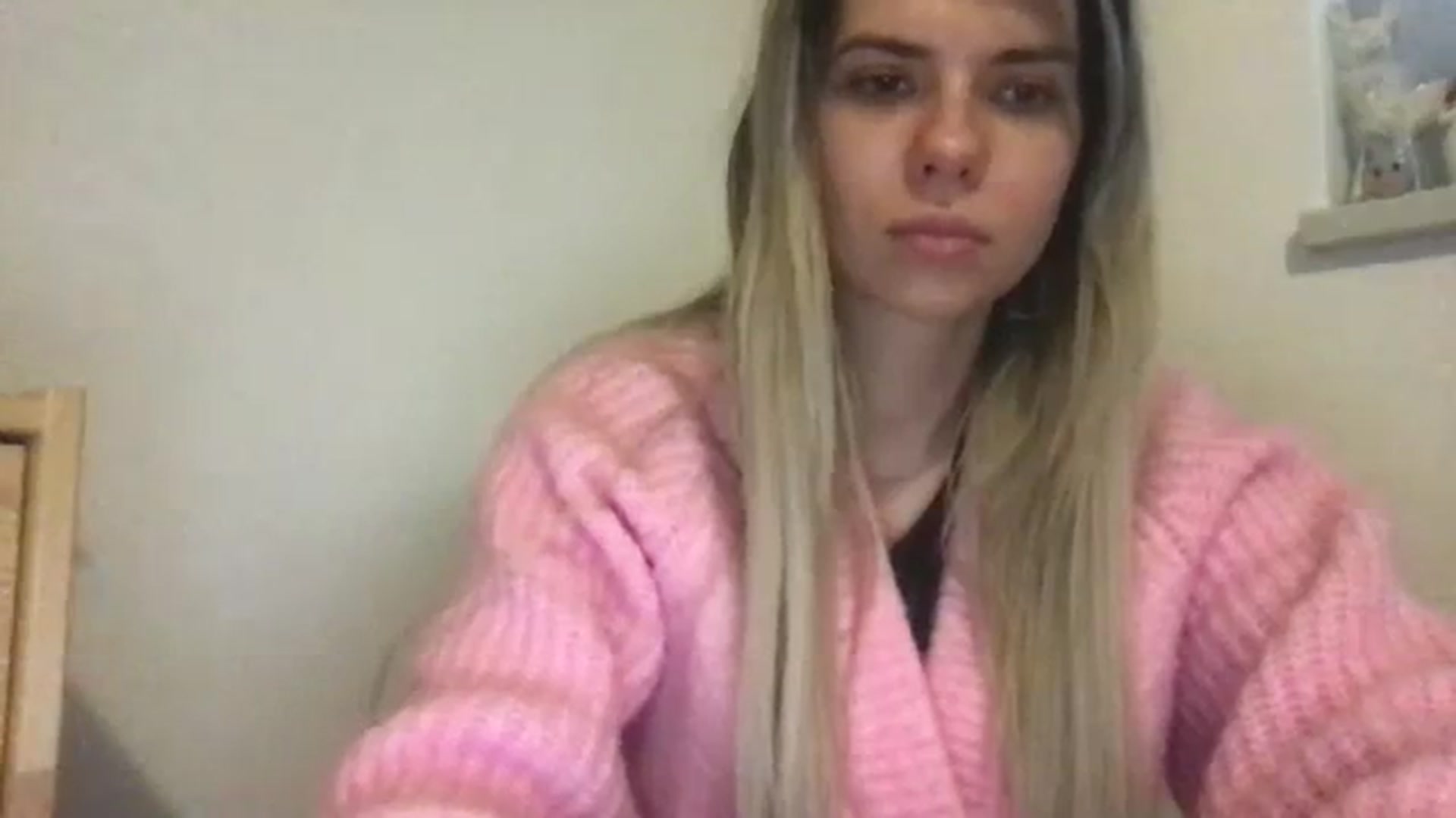 Gallery image thumbnail from neverinmylife's myfreecams stream on, 12/19/2023, 14:45 image 3 of 20