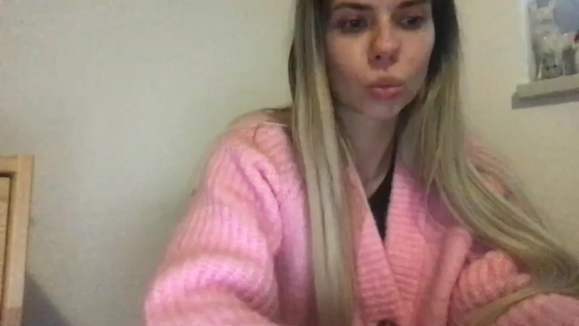 Gallery image thumbnail from neverinmylife's myfreecams stream on, 12/19/2023, 14:45 image 1 of 20
