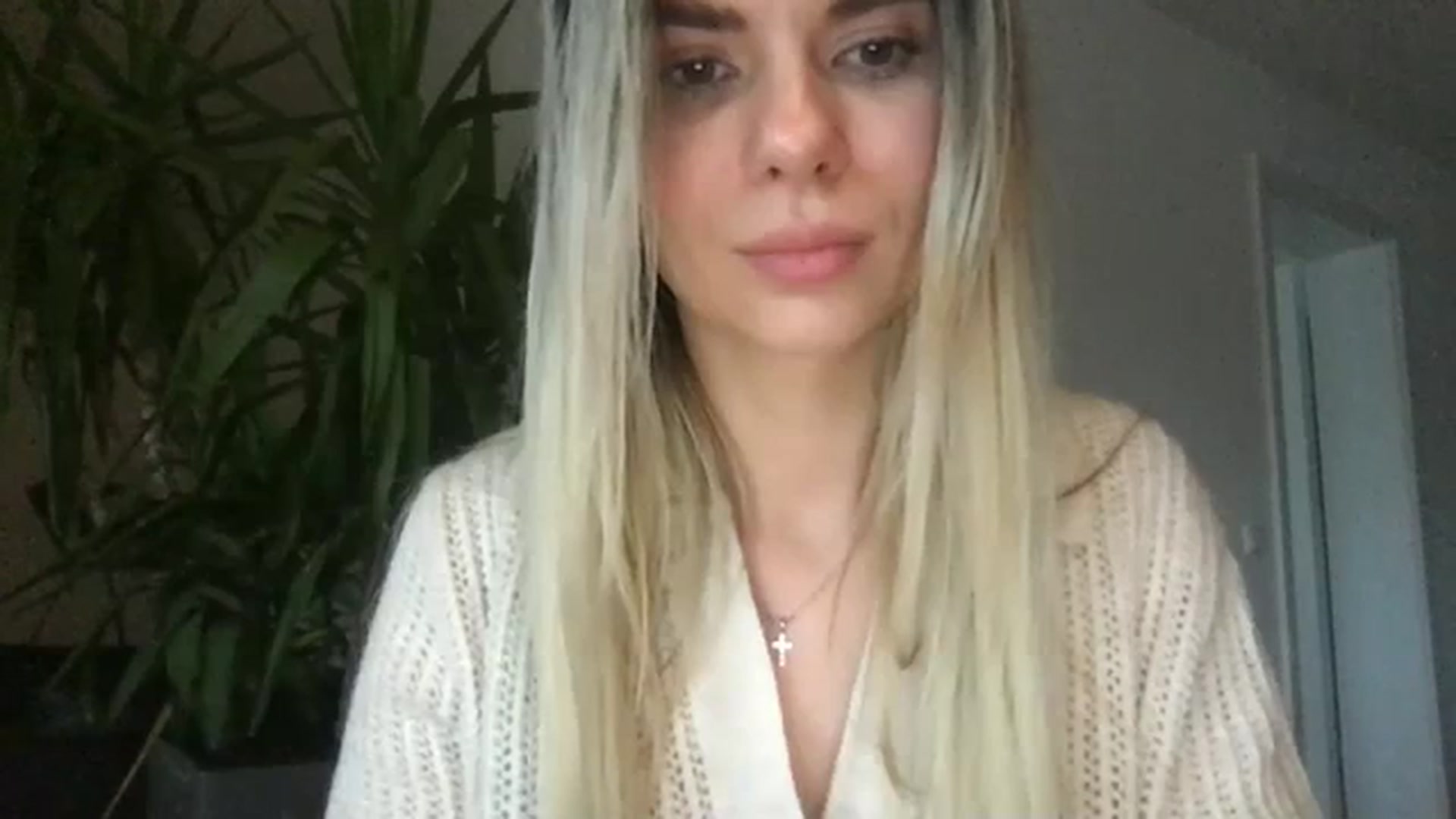 Gallery image thumbnail from neverinmylife's myfreecams stream on, 12/21/2023, 14:02 image 9 of 20