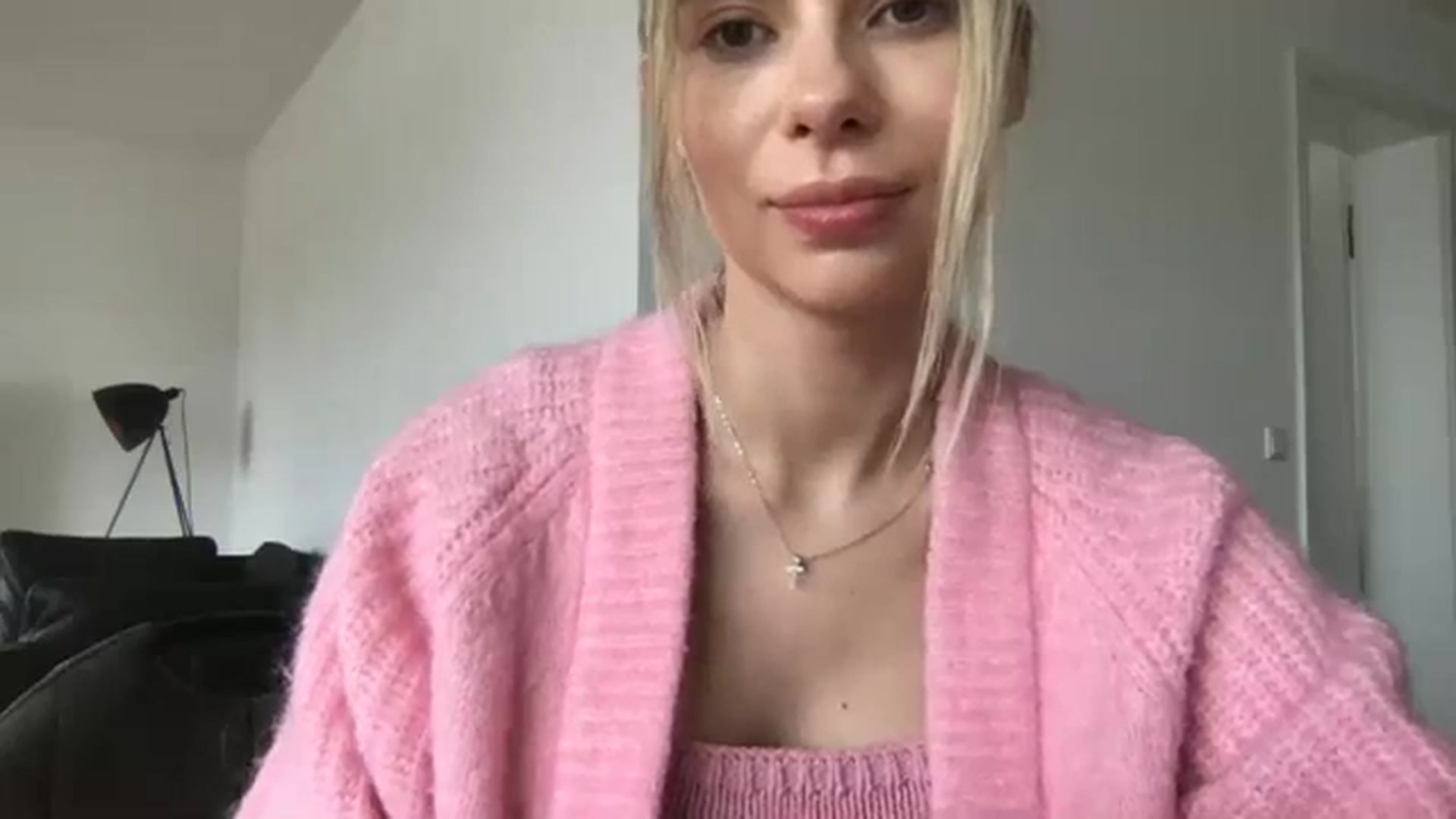 Gallery image thumbnail from neverinmylife's myfreecams stream on, 03/17/2024, 12:53 image 17 of 20