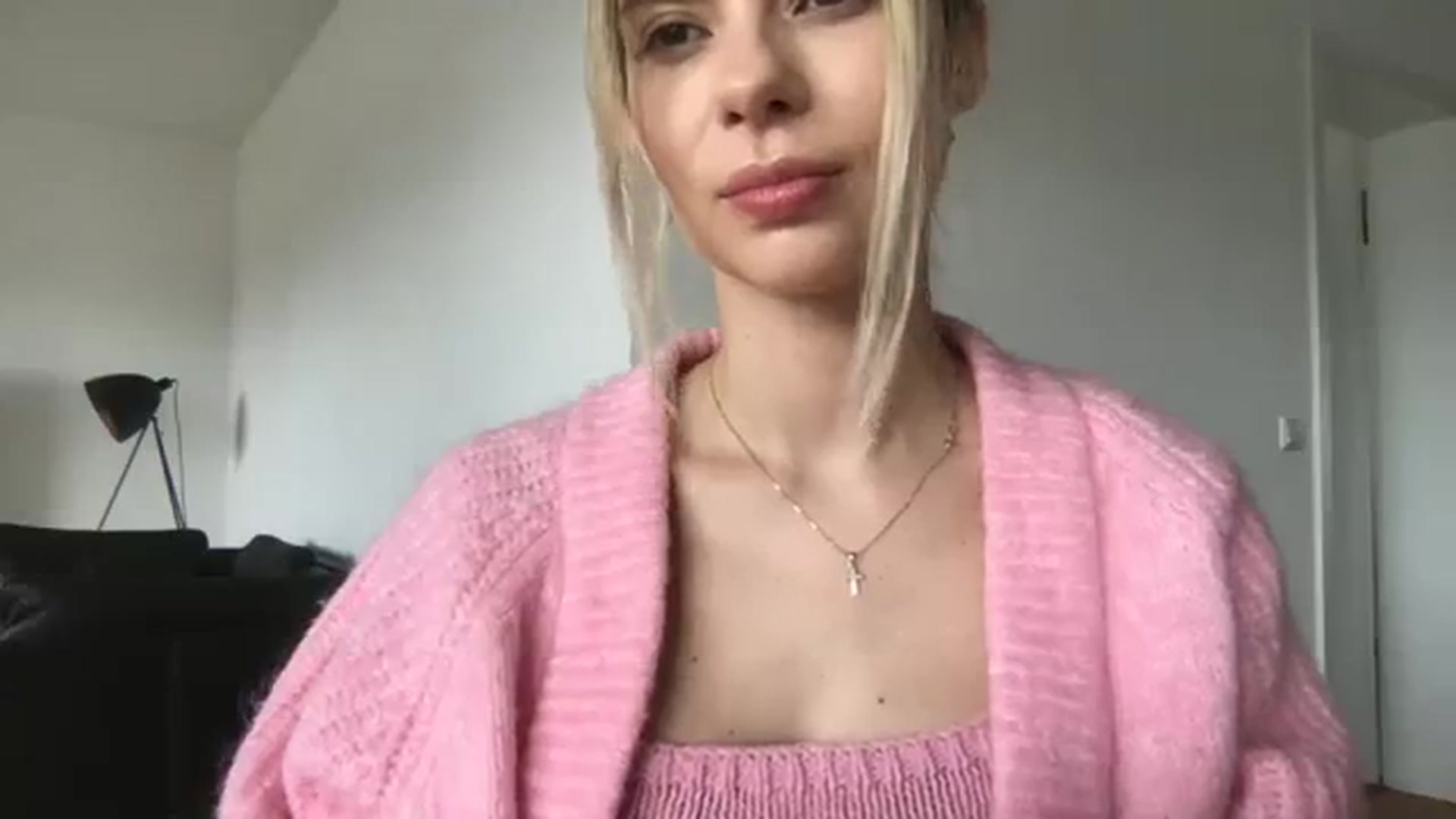 Gallery image thumbnail from neverinmylife's myfreecams stream on, 03/17/2024, 12:53 image 10 of 20
