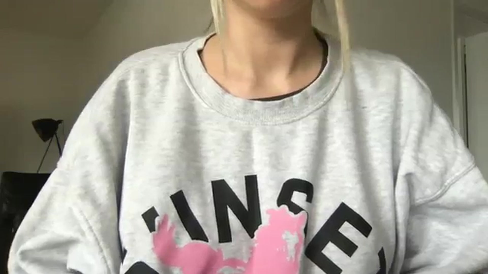Gallery image thumbnail from neverinmylife's myfreecams stream on, 03/19/2024, 14:05 image 4 of 20