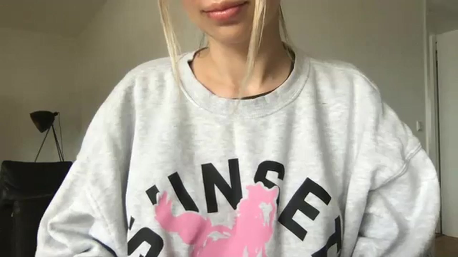 Gallery image thumbnail from neverinmylife's myfreecams stream on, 03/19/2024, 14:05 image 6 of 20