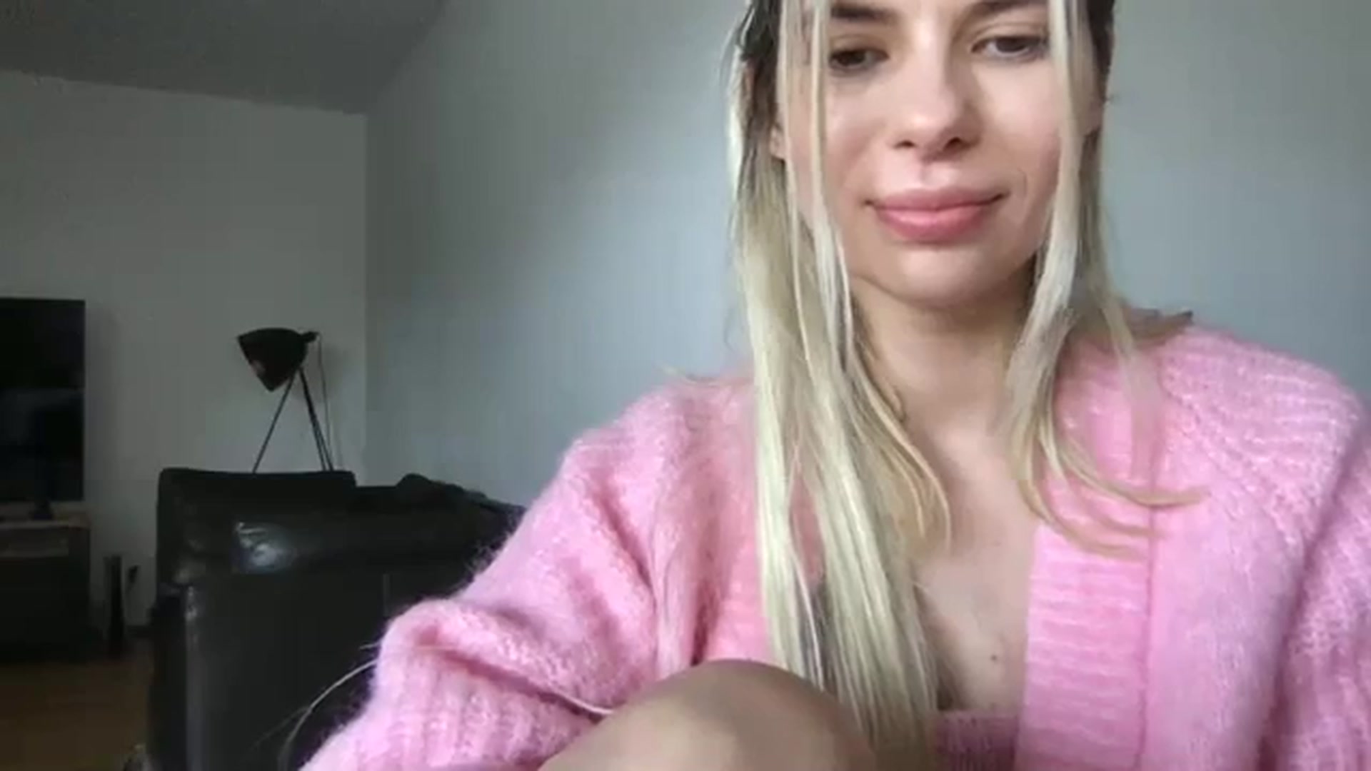 Gallery image thumbnail from neverinmylife's myfreecams stream on, 03/22/2024, 11:58 image 16 of 20
