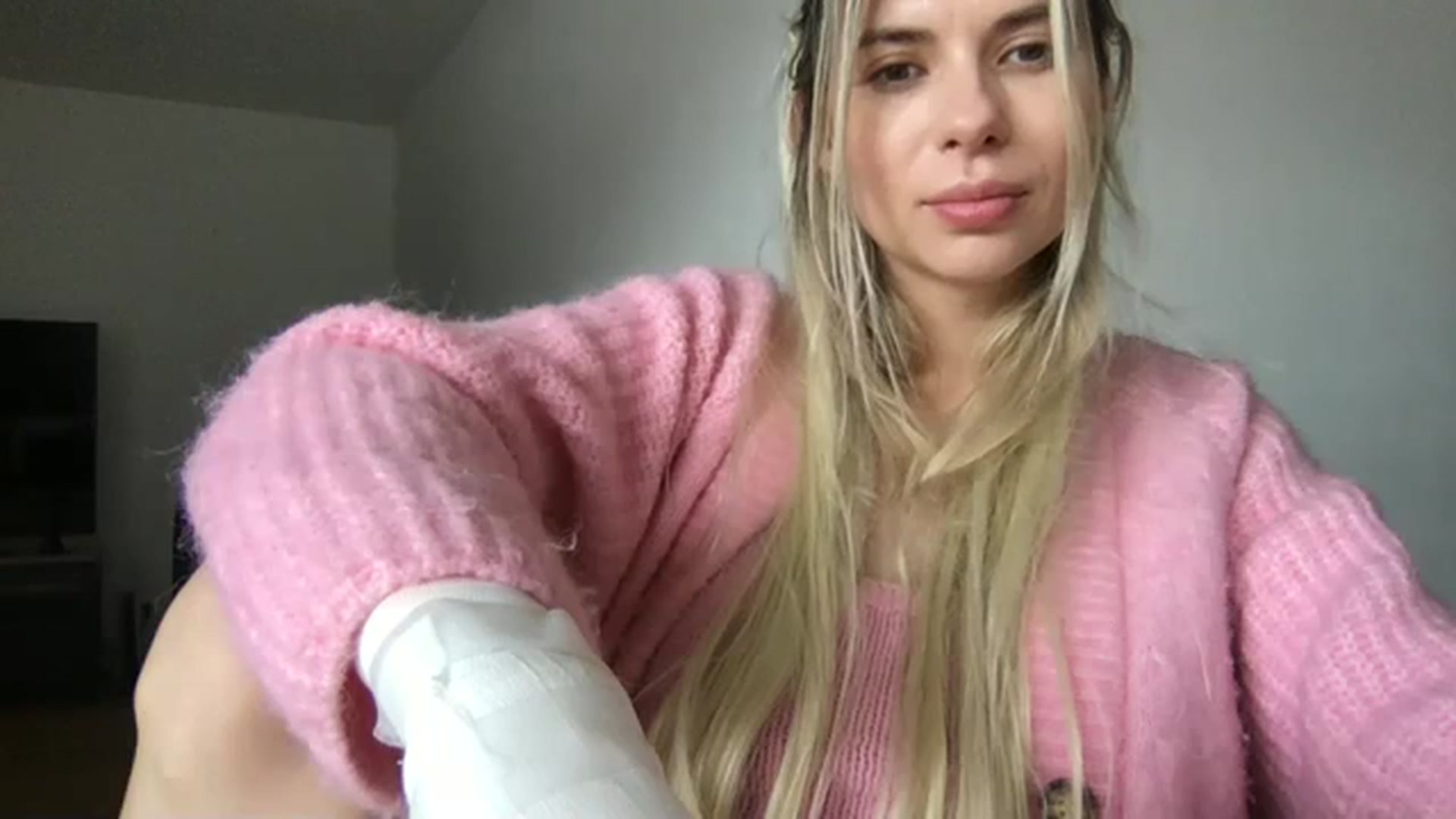 Gallery image thumbnail from neverinmylife's myfreecams stream on, 03/22/2024, 11:58 image 10 of 20