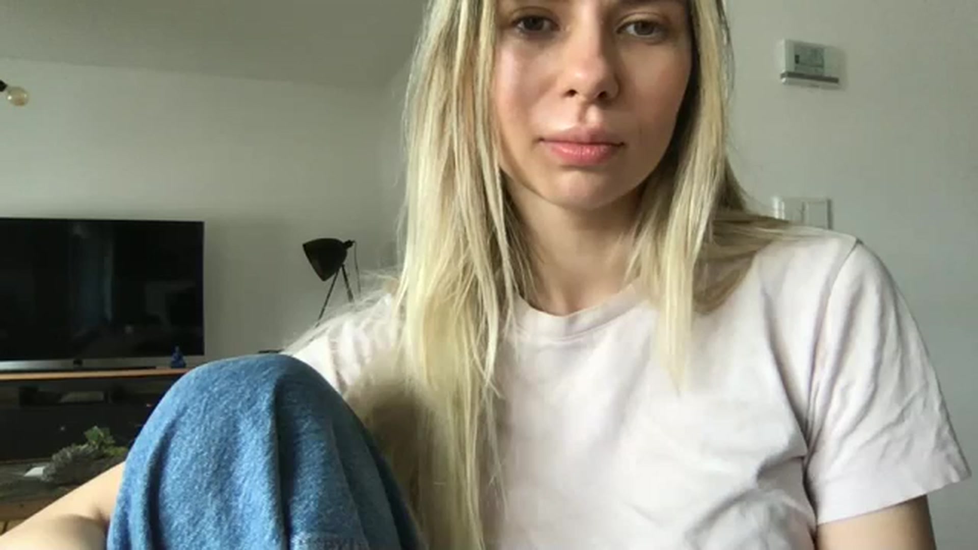 Gallery image thumbnail from neverinmylife's myfreecams stream on, 04/03/2024, 13:04 image 11 of 20