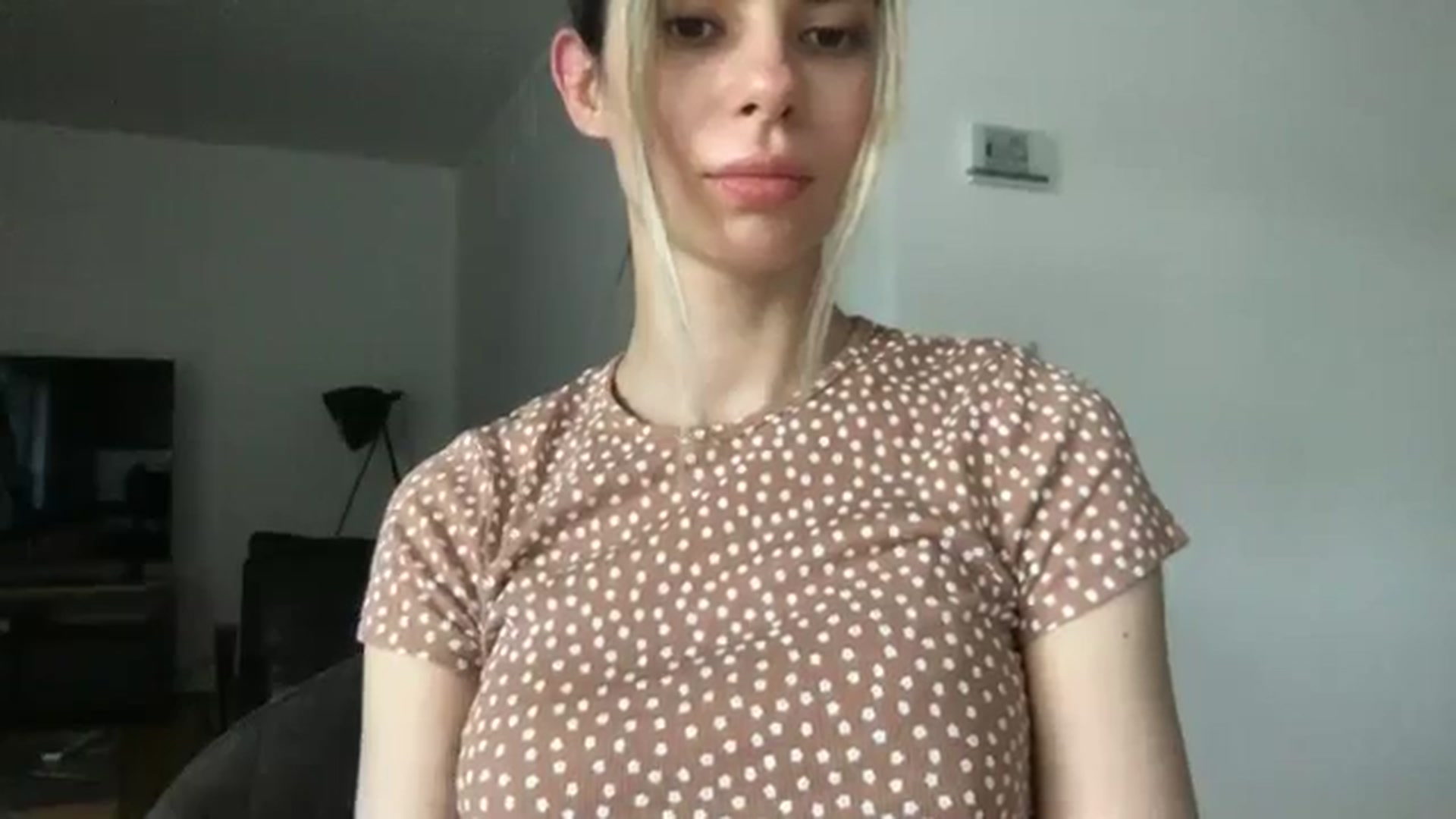 Gallery image thumbnail from neverinmylife's myfreecams stream on, 05/03/2024, 10:31 image 18 of 20