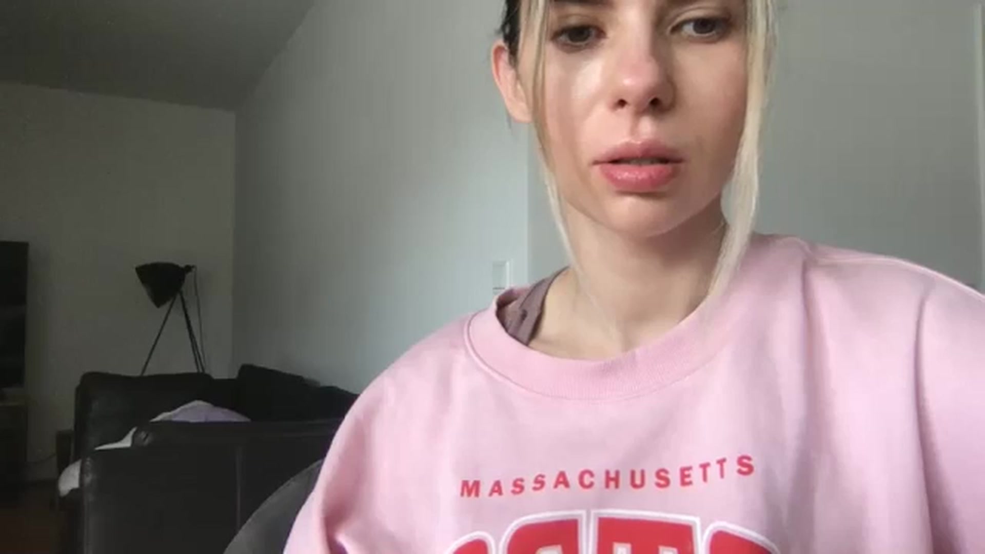 Gallery image thumbnail from neverinmylife's myfreecams stream on, 05/06/2024, 12:43 image 6 of 20