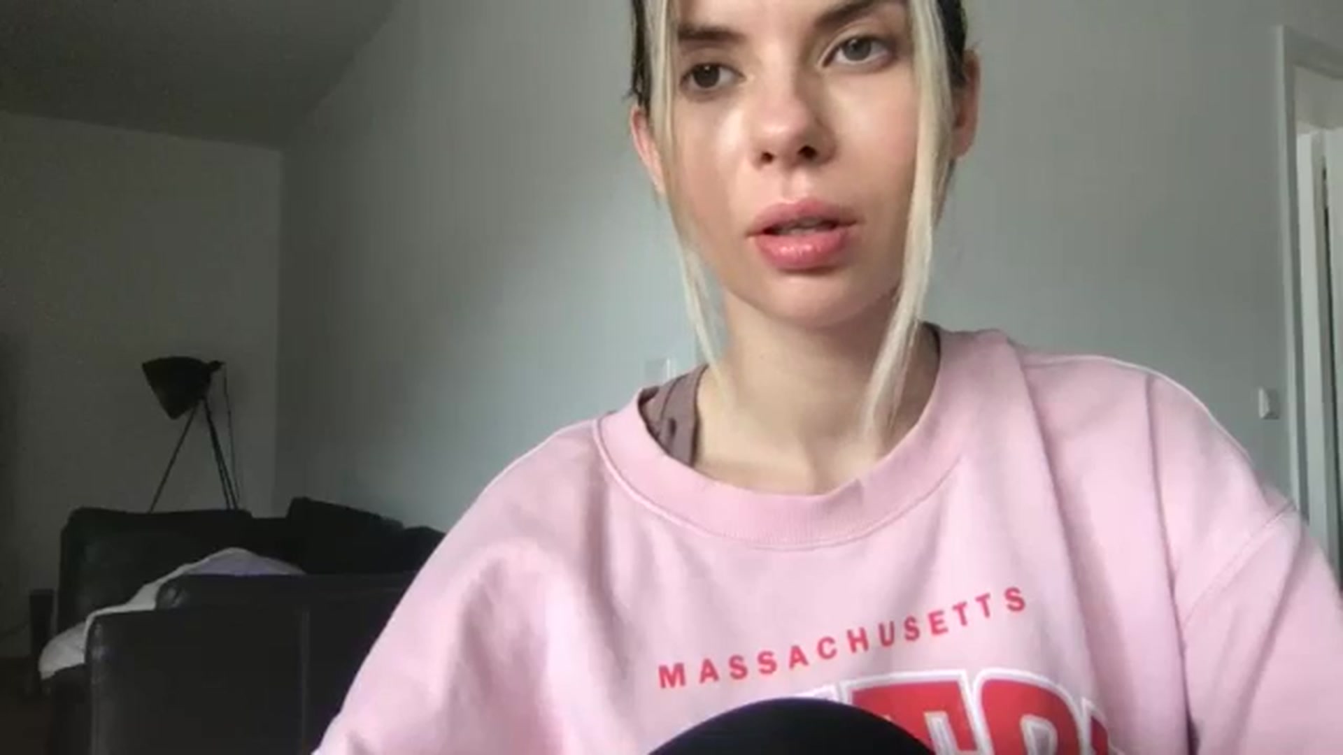 Gallery image thumbnail from neverinmylife's myfreecams stream on, 05/06/2024, 12:43 image 11 of 20