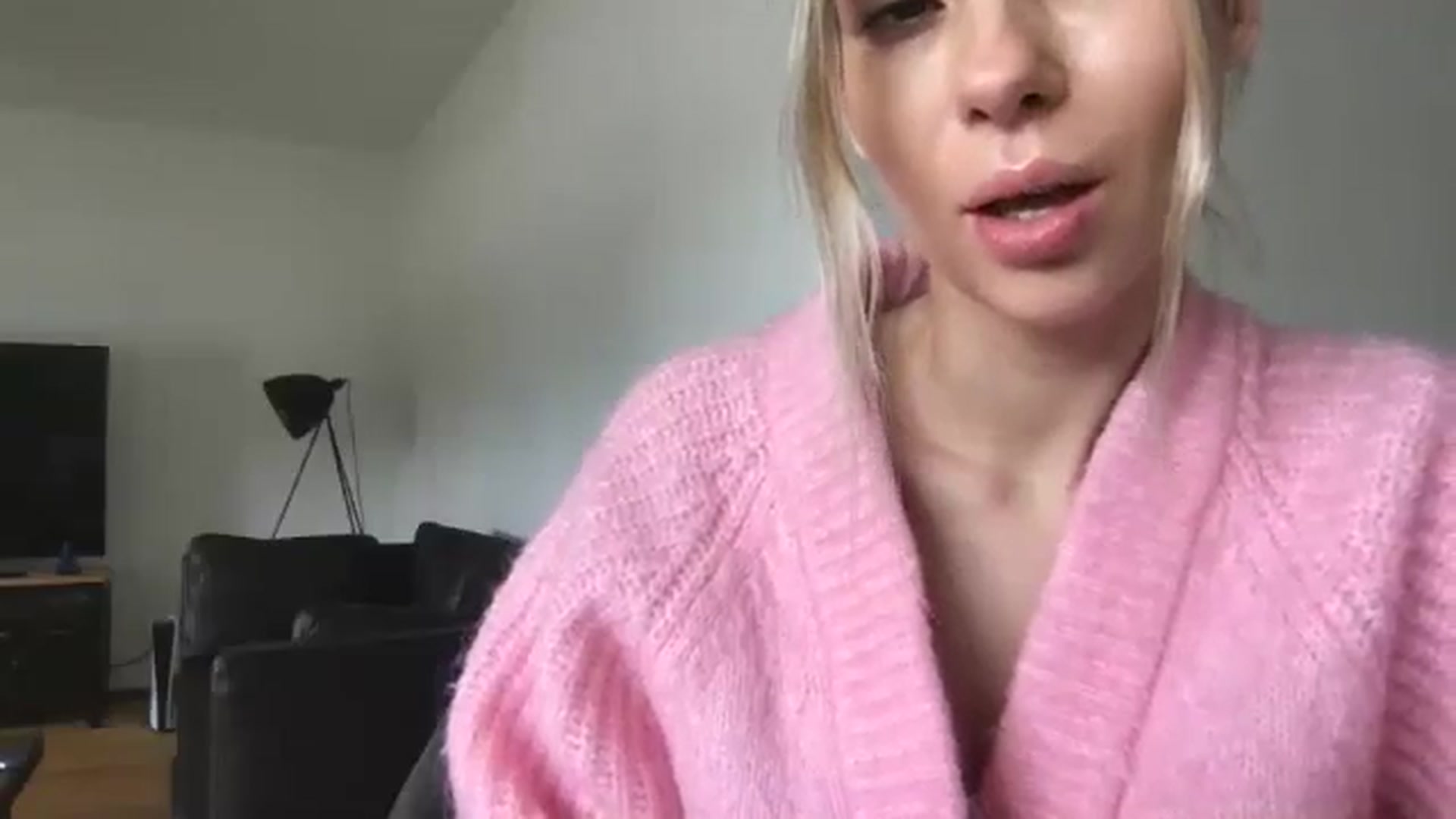 Gallery image thumbnail from neverinmylife's myfreecams stream on, 05/07/2024, 11:34 image 11 of 20
