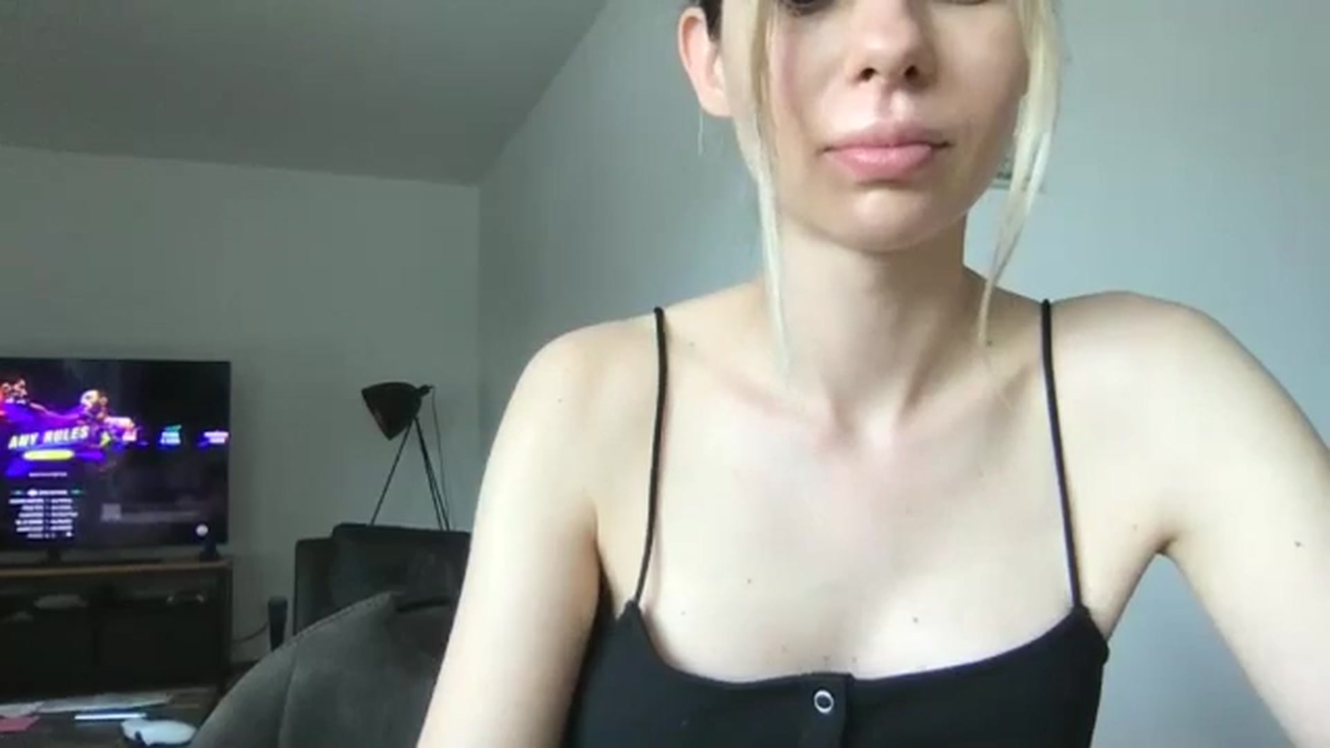 Gallery image thumbnail from neverinmylife's myfreecams stream on, 05/14/2024, 12:31 image 16 of 20