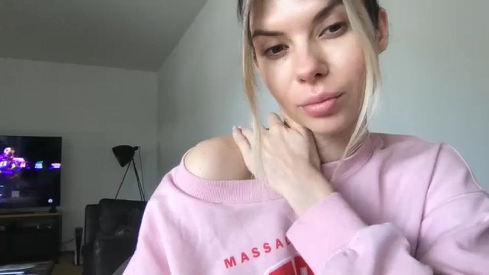 Gallery image thumbnail from neverinmylife's myfreecams stream on, 05/14/2024, 12:31 image 4 of 20