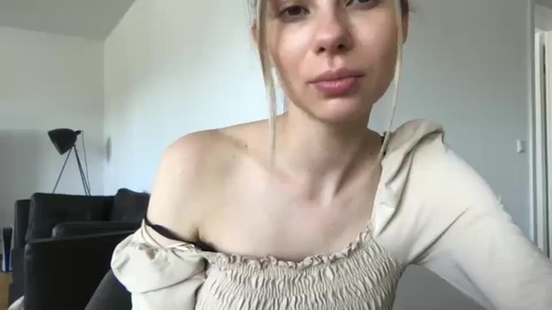 Gallery image thumbnail from neverinmylife's myfreecams stream on, 05/15/2024, 12:18 image 2 of 20