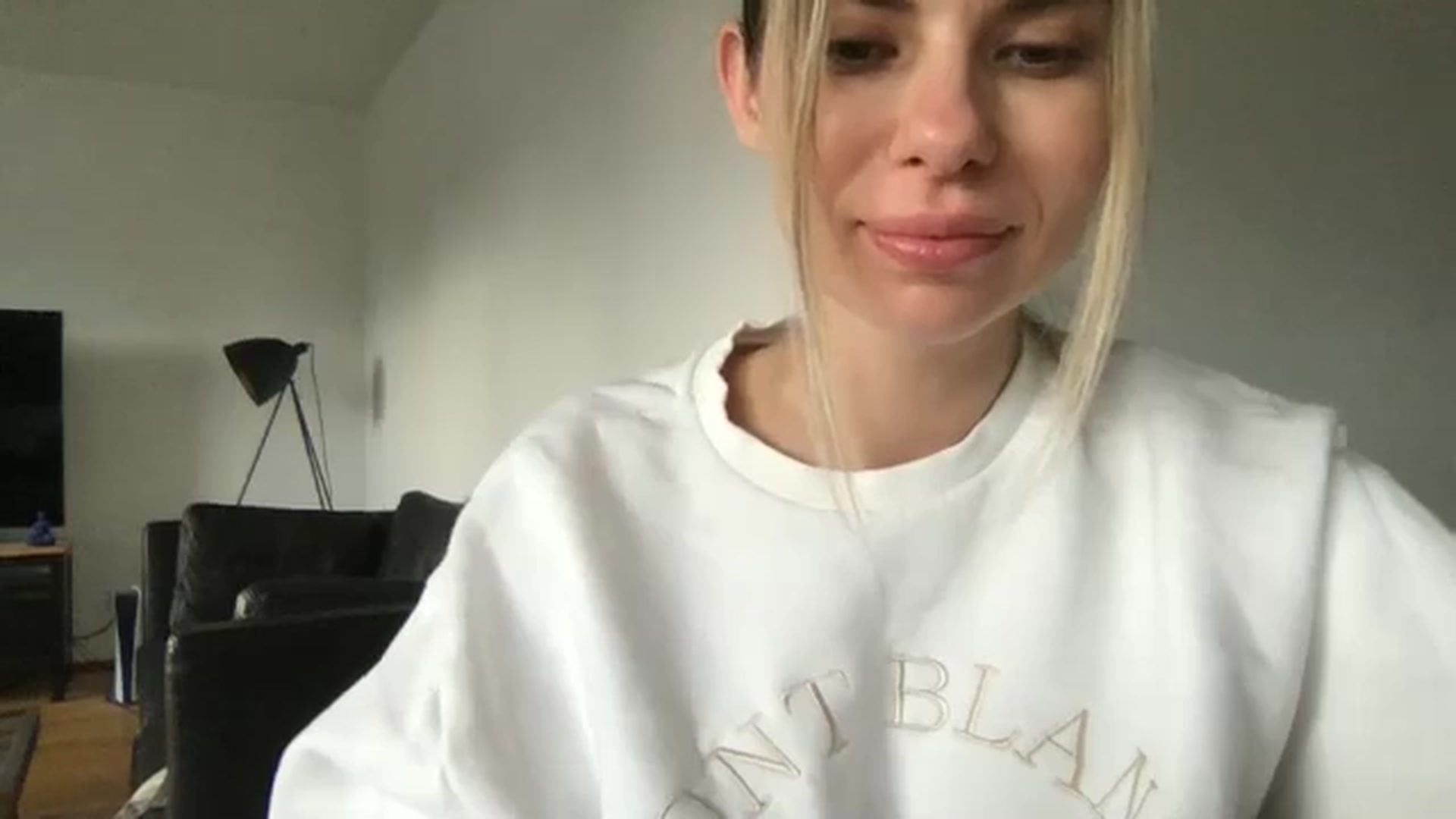 Gallery image thumbnail from neverinmylife's myfreecams stream on, 05/15/2024, 17:55 image 17 of 20