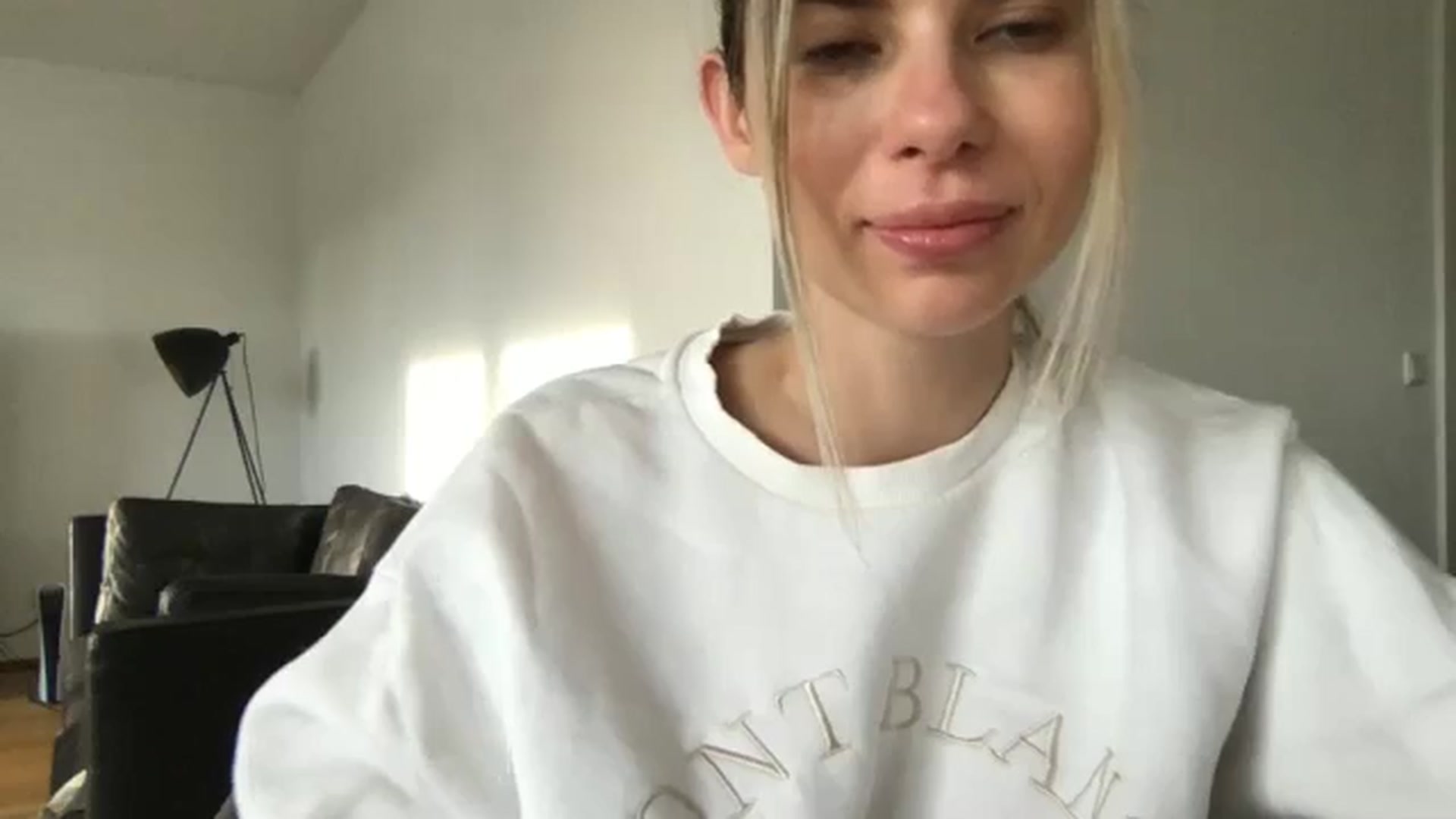 Gallery image thumbnail from neverinmylife's myfreecams stream on, 05/15/2024, 17:55 image 2 of 20