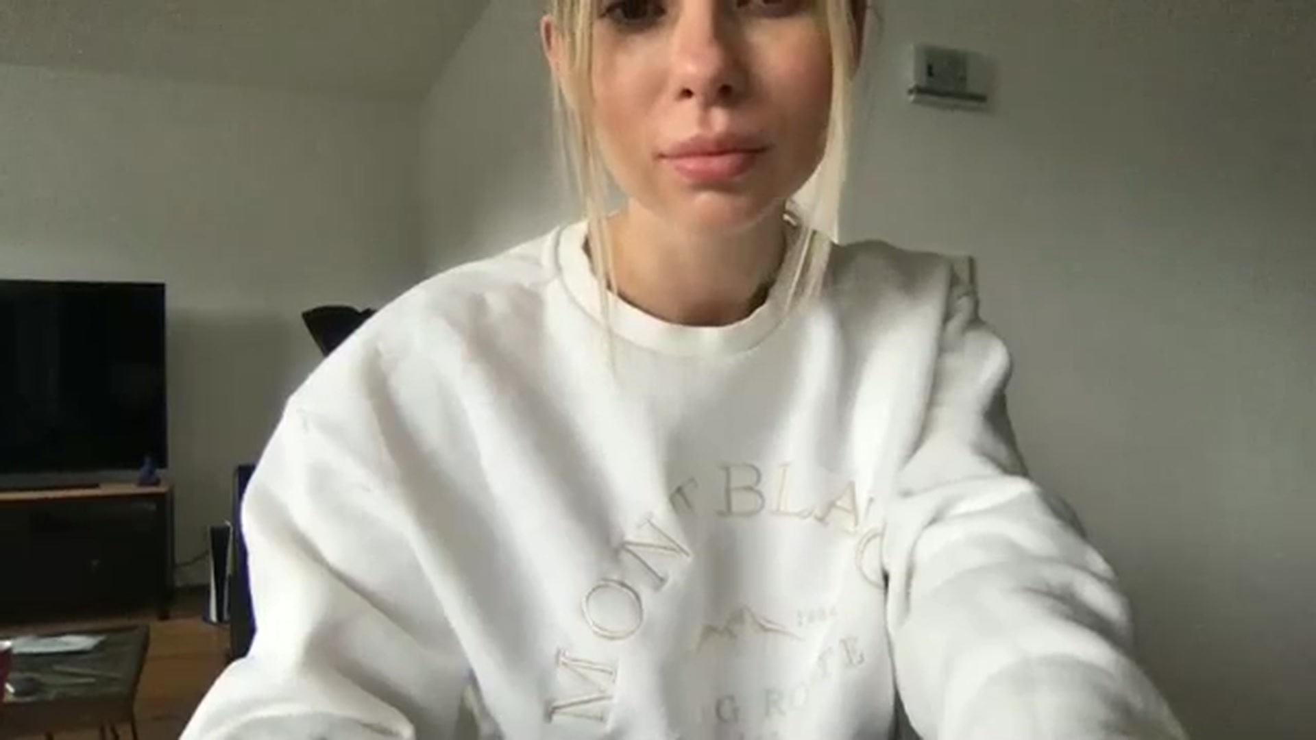 Gallery image thumbnail from neverinmylife's myfreecams stream on, 05/15/2024, 17:55 image 18 of 20
