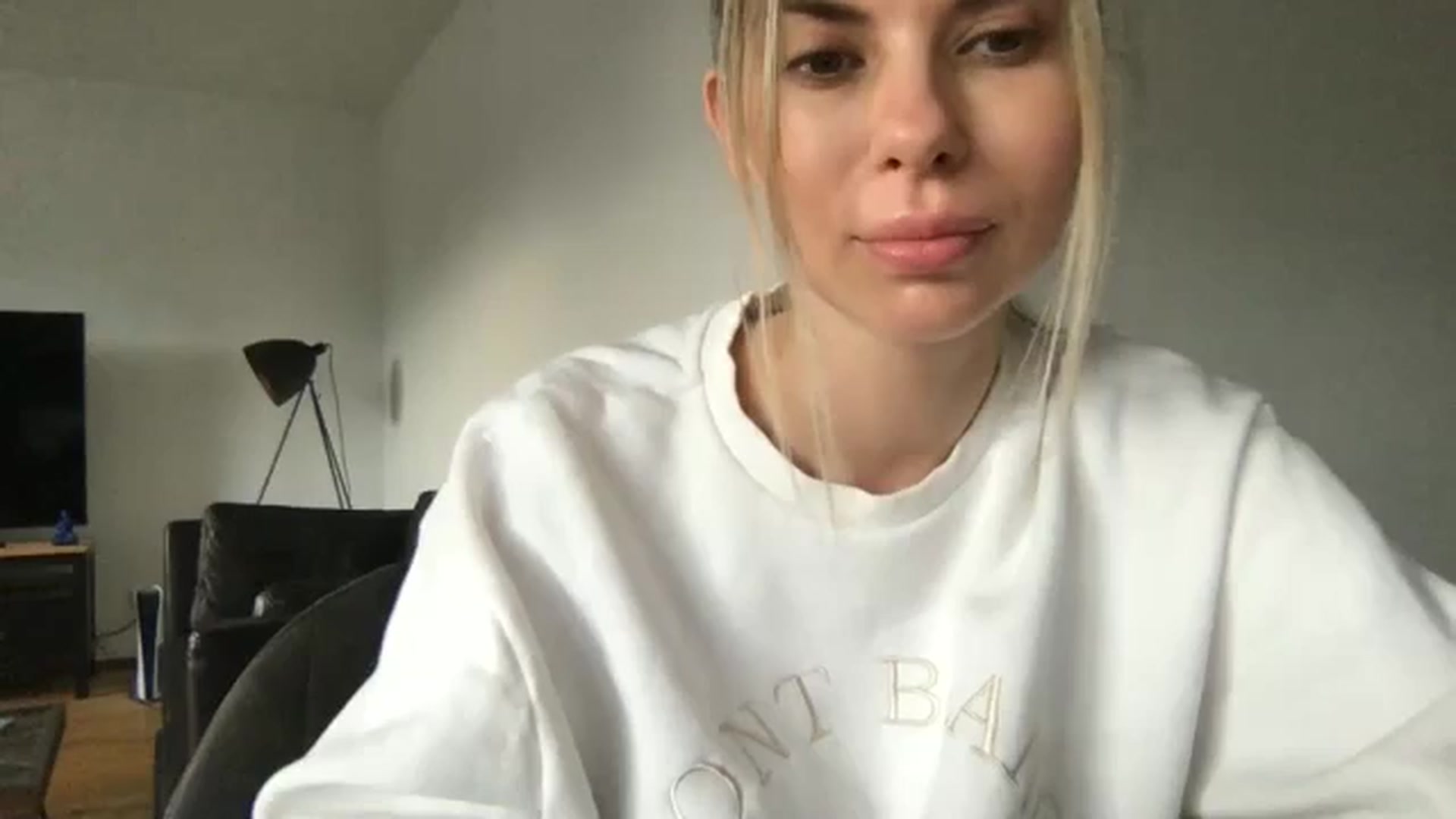 Gallery image thumbnail from neverinmylife's myfreecams stream on, 05/15/2024, 17:55 image 20 of 20