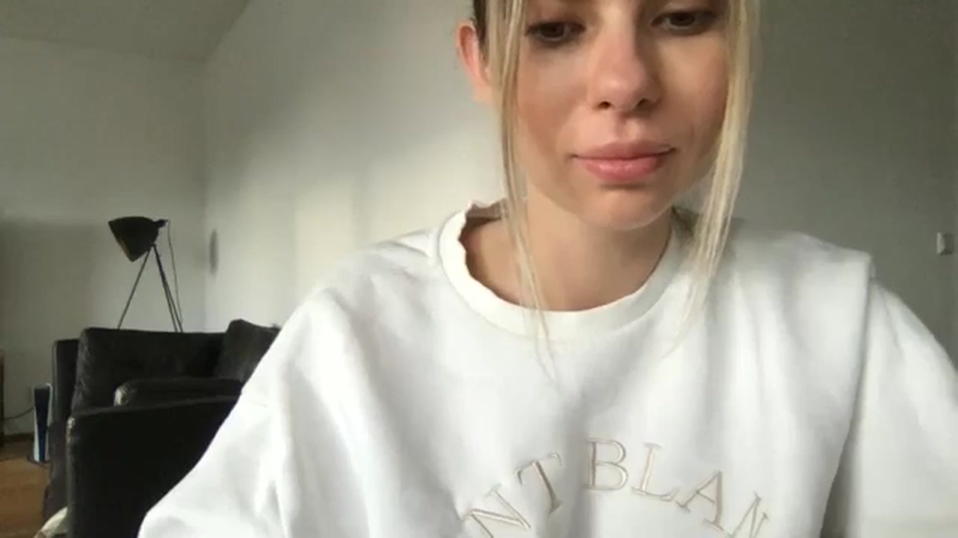 Gallery image thumbnail from neverinmylife's myfreecams stream on, 05/15/2024, 17:55 image 15 of 20