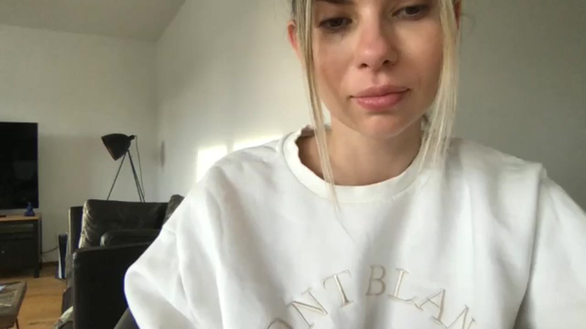 Gallery image thumbnail from neverinmylife's myfreecams stream on, 05/15/2024, 17:55 image 1 of 20