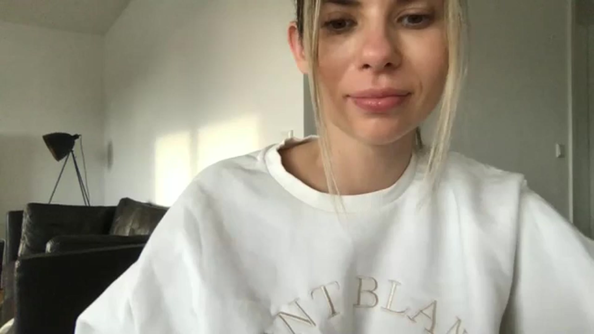 Gallery image thumbnail from neverinmylife's myfreecams stream on, 05/15/2024, 17:55 image 8 of 20