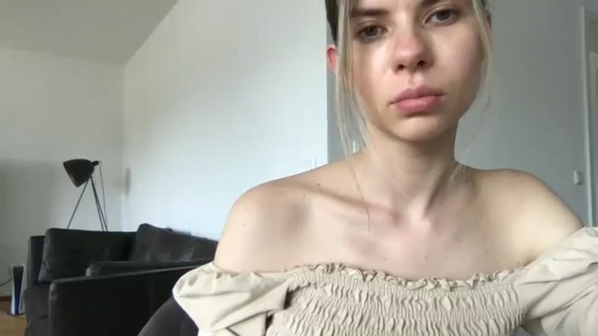 Gallery image thumbnail from neverinmylife's myfreecams stream on, 05/16/2024, 13:30 image 2 of 20