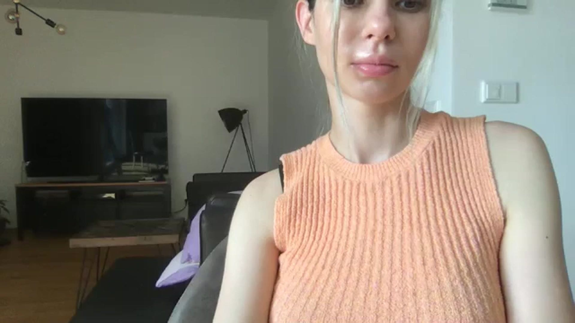 Gallery image thumbnail from neverinmylife's myfreecams stream on, 05/20/2024, 15:54 image 13 of 20
