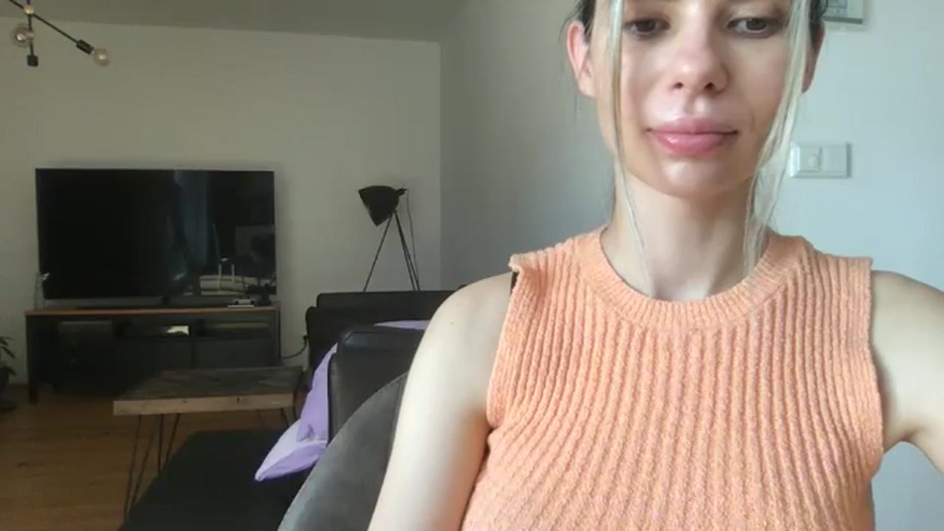 Gallery image thumbnail from neverinmylife's myfreecams stream on, 05/20/2024, 15:54 image 10 of 20