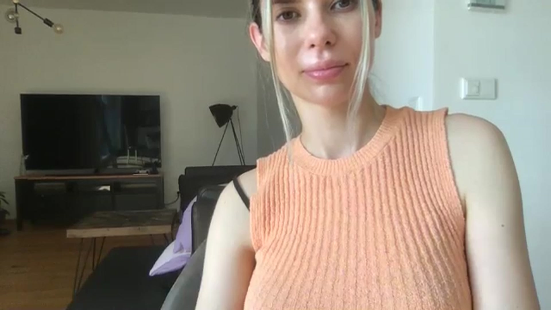 Gallery image thumbnail from neverinmylife's myfreecams stream on, 05/20/2024, 15:54 image 16 of 20