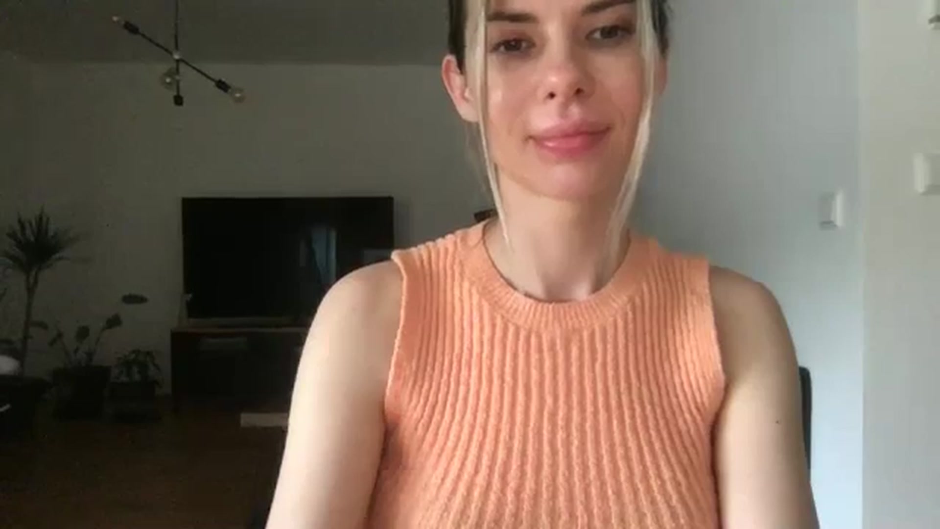 Gallery image thumbnail from neverinmylife's myfreecams stream on, 05/20/2024, 18:01 image 14 of 20