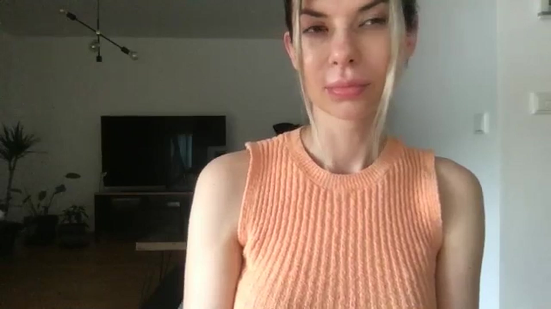 Gallery image thumbnail from neverinmylife's myfreecams stream on, 05/20/2024, 18:01 image 3 of 20