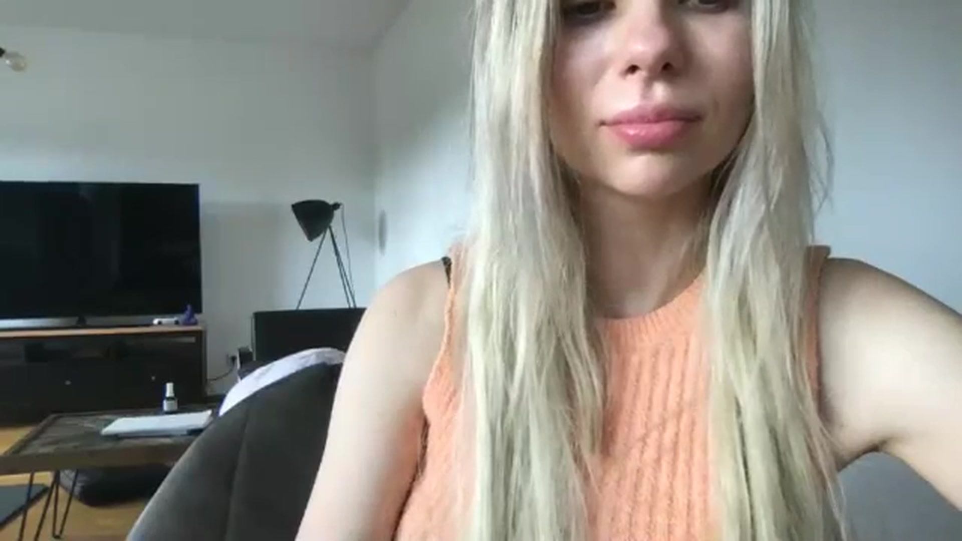 Gallery image thumbnail from neverinmylife's myfreecams stream on, 05/22/2024, 16:39 image 5 of 20