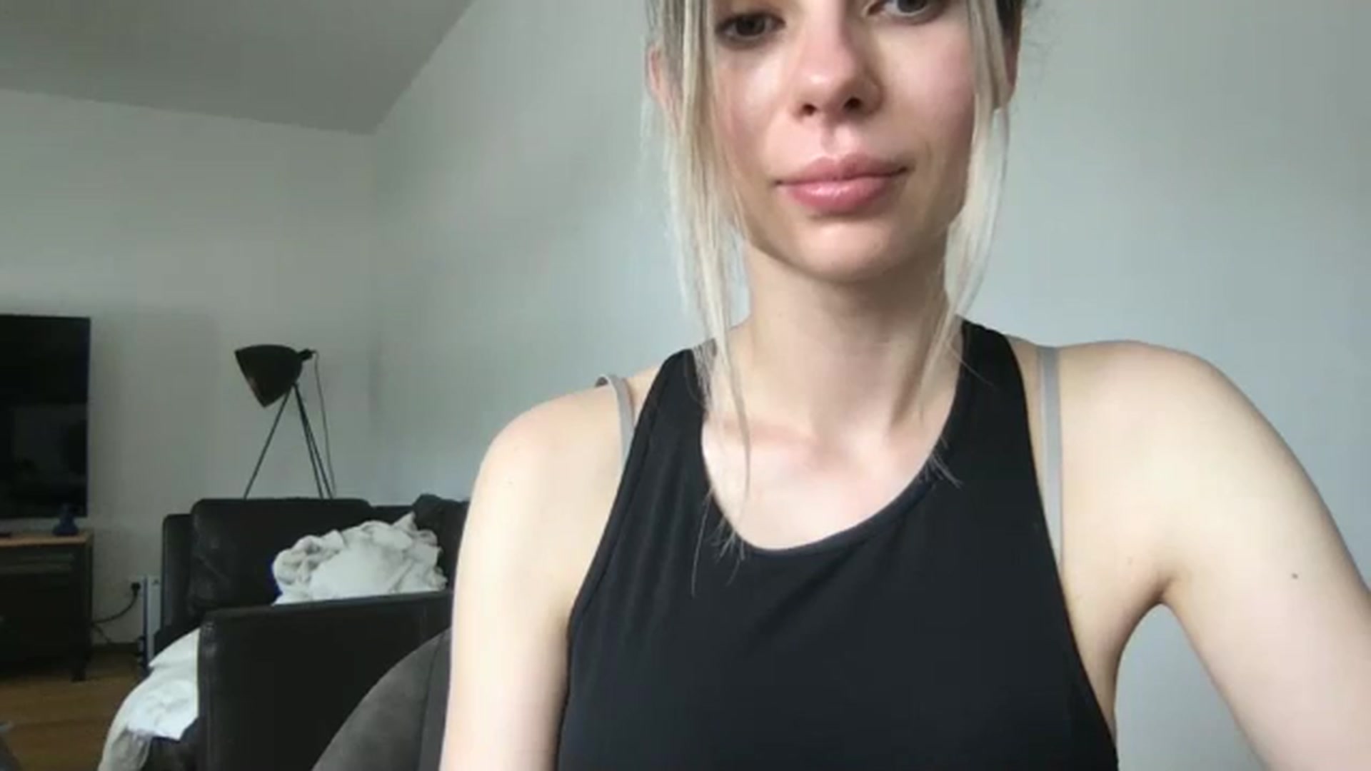 Gallery image thumbnail from neverinmylife's myfreecams stream on, 06/04/2024, 12:35 image 13 of 20