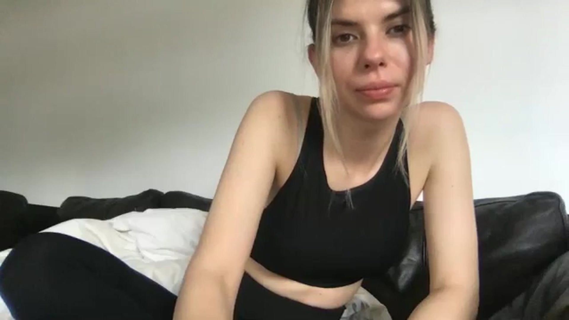 Gallery image thumbnail from neverinmylife's myfreecams stream on, 06/04/2024, 12:35 image 3 of 20