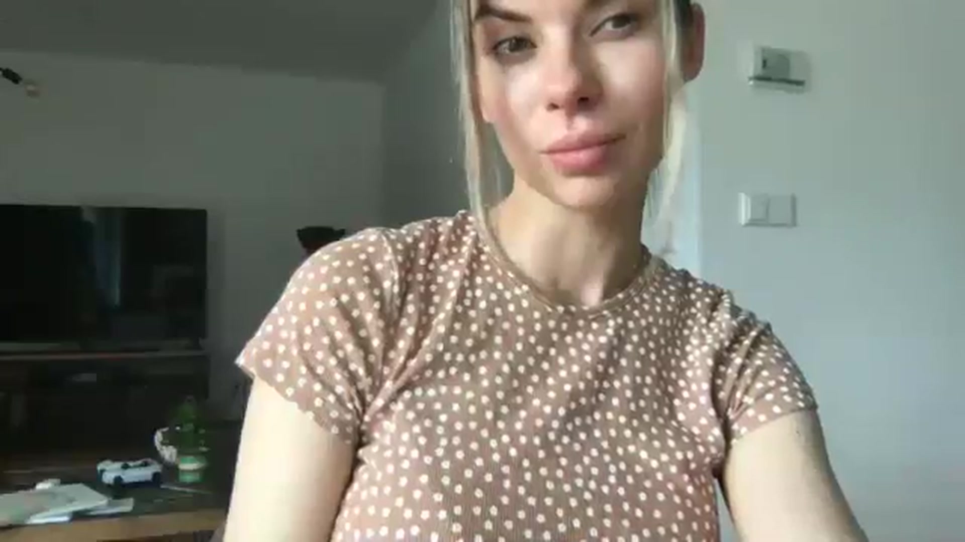 Gallery image thumbnail from neverinmylife's myfreecams stream on, 06/05/2024, 10:42 image 18 of 20