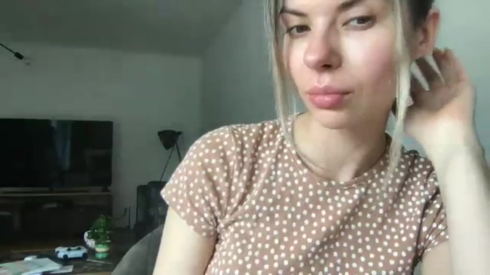 Gallery image thumbnail from neverinmylife's myfreecams stream on, 06/05/2024, 10:42 image 9 of 20