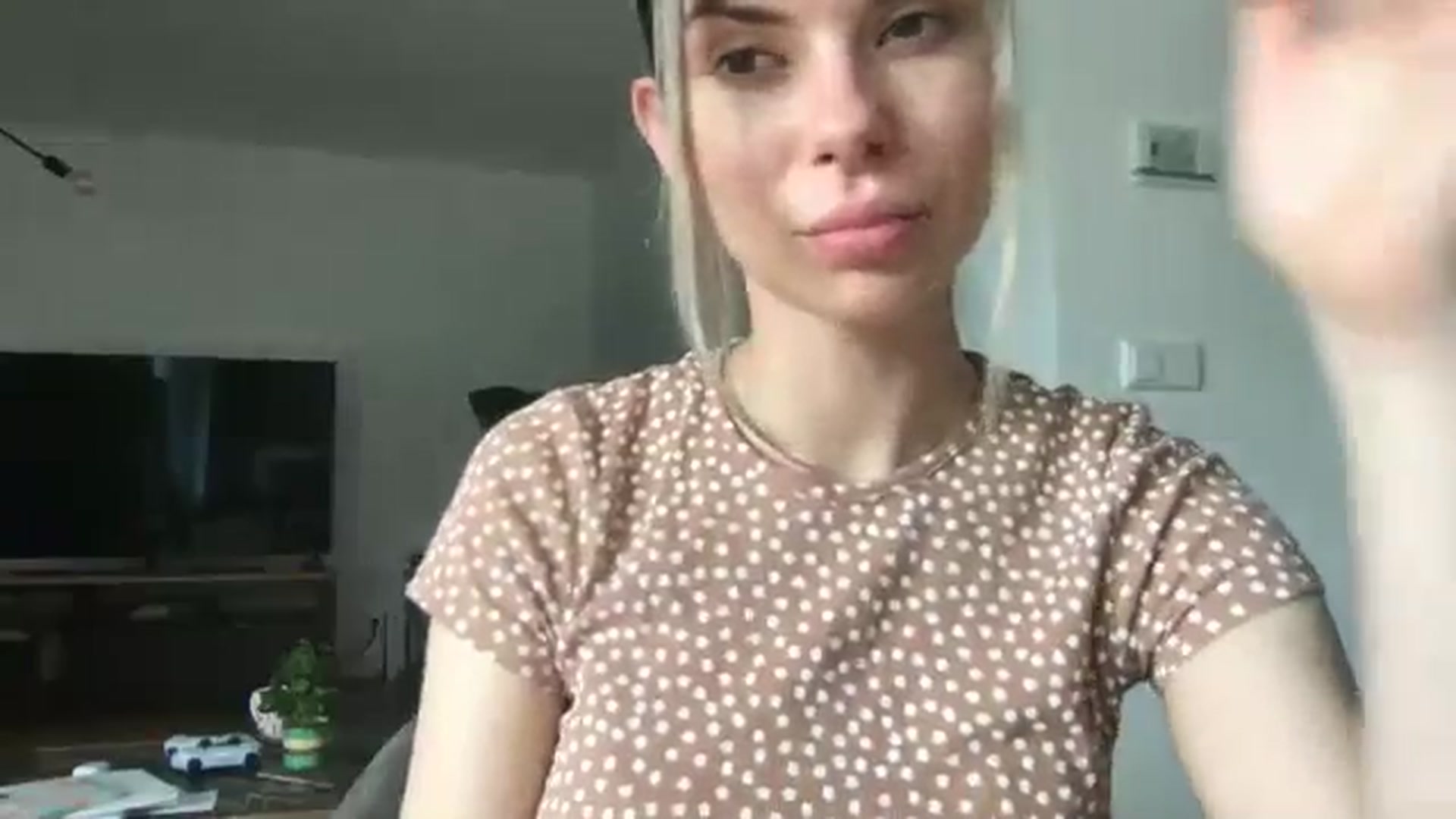 Gallery image thumbnail from neverinmylife's myfreecams stream on, 06/05/2024, 10:42 image 12 of 20