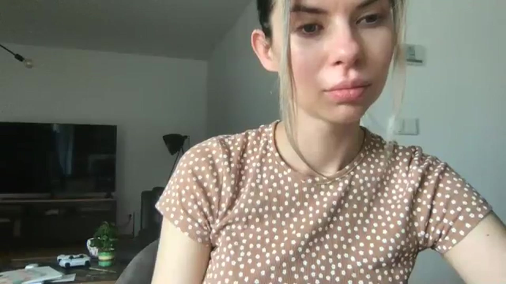 Gallery image thumbnail from neverinmylife's myfreecams stream on, 06/05/2024, 10:42 image 13 of 20